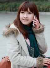 接电话美眉笑容如此甜美