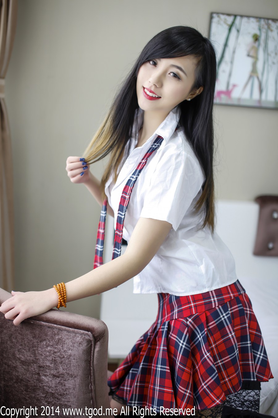 穿着学生制服装的性感女神谢忱倬性感诱惑(19)