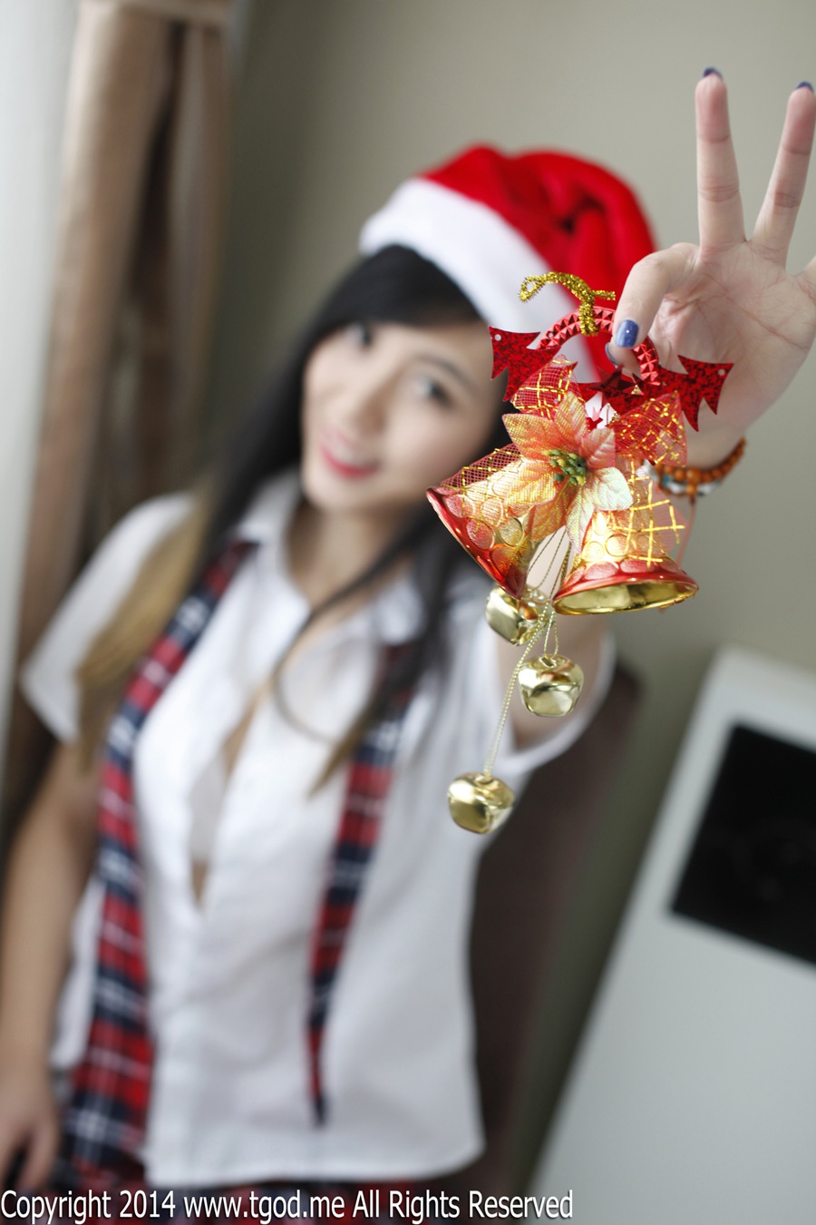 穿着学生制服装的性感女神谢忱倬性感诱惑(20)
