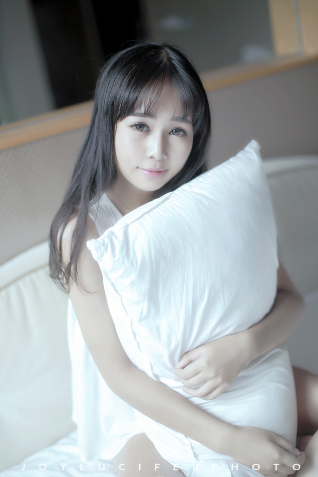 领家朦胧的小妹楚楚动人的诱人身材