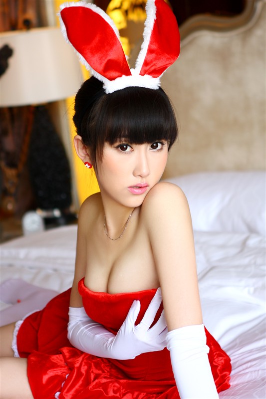 日本性感火辣的兔女郎曝光生活私照(13)