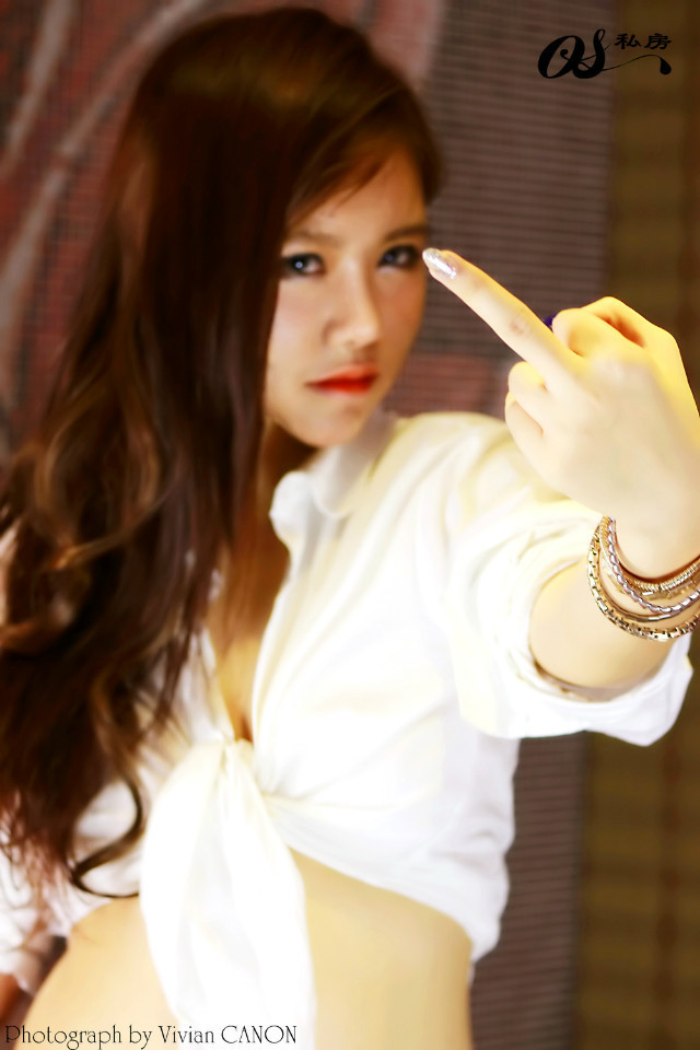 新加坡美女模特Vivian诱人性感私房