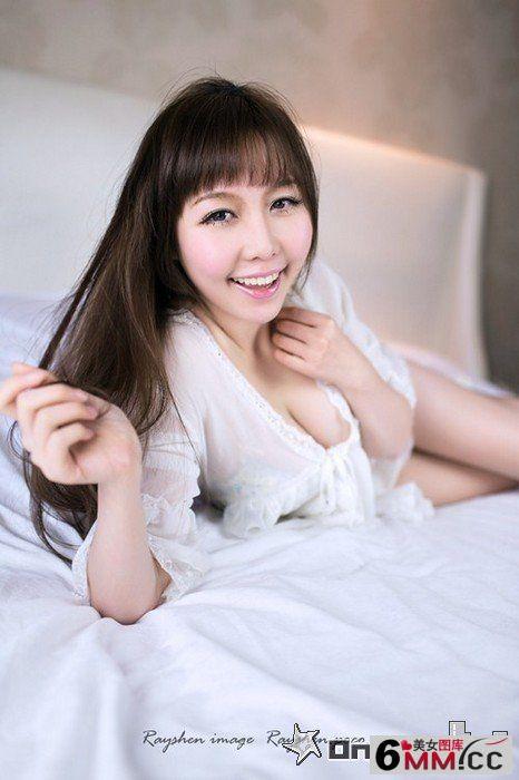 美女性感巨乳睡衣诱惑(10)