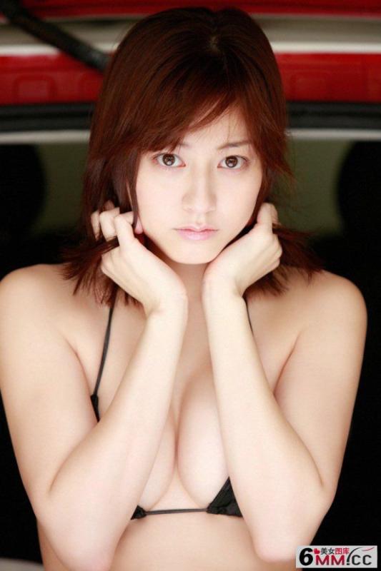 女星比基尼秀内衣性感诱惑(4)