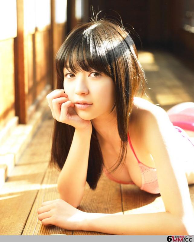 日本清秀美眉泳装内衣照(18)