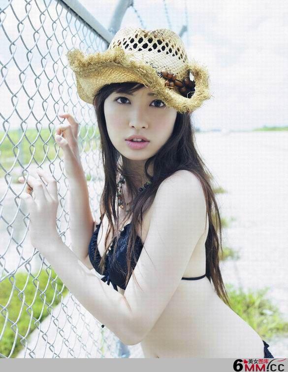 海边清纯泳装美女(15)