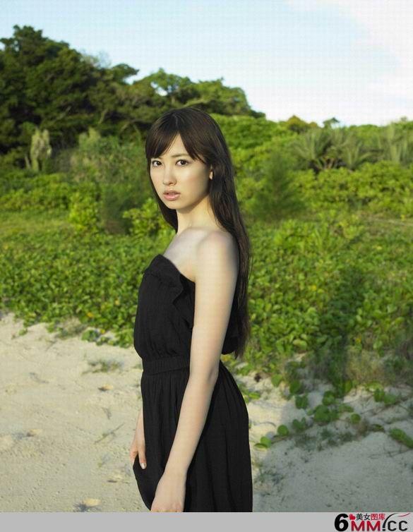 海边清纯泳装美女(16)