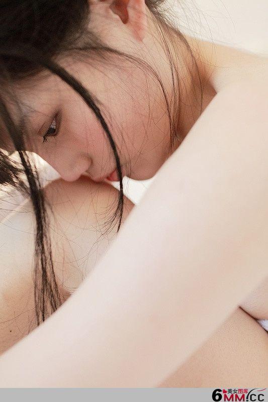 极品忧伤美女私房娇躯诱惑(8)