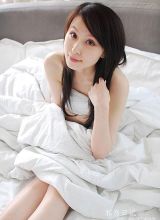 皮肤白嫩成熟女的出浴照