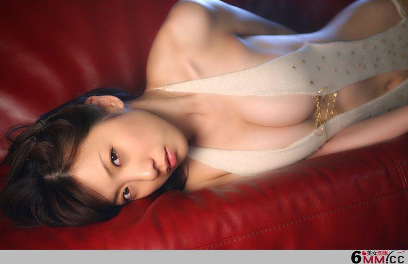 最性感的女人完美酥胸展露无遗(11)