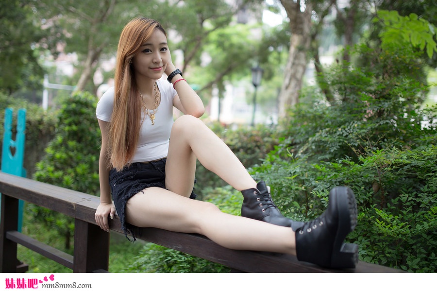 清纯动人的撩人美眉美丽动人写真(15)