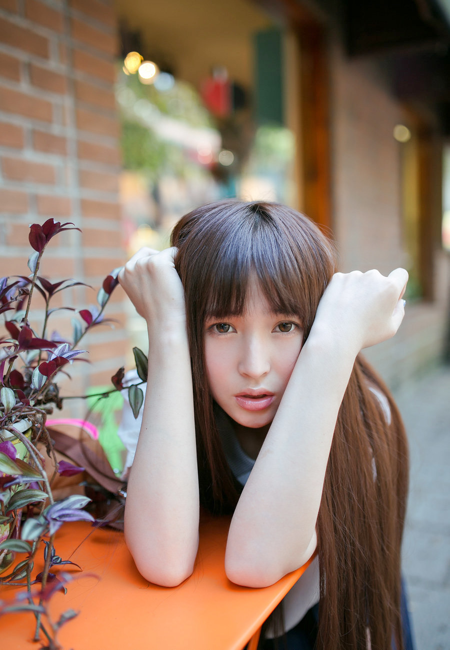 清纯校花萝莉范的甜美动人写真(3)