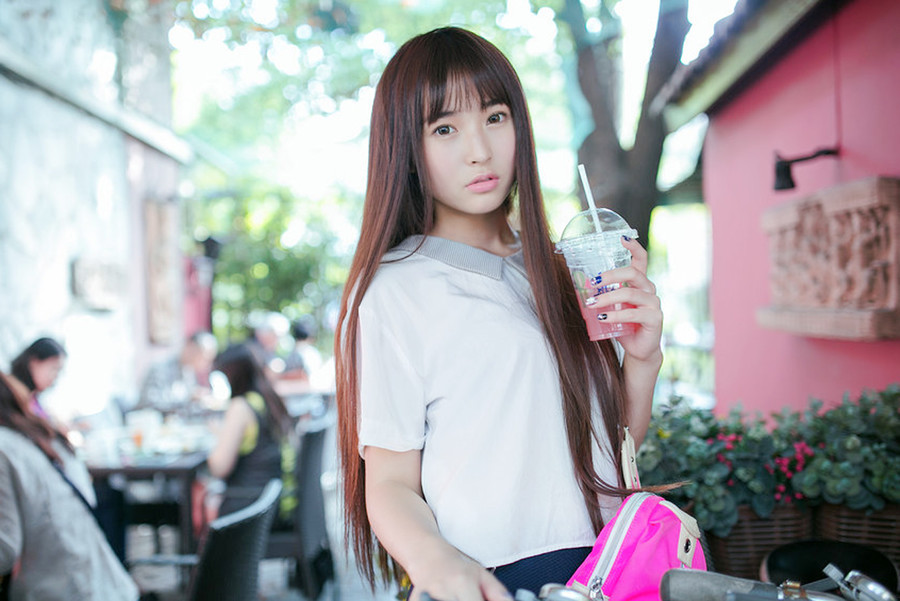 清纯校花萝莉范的甜美动人写真(4)