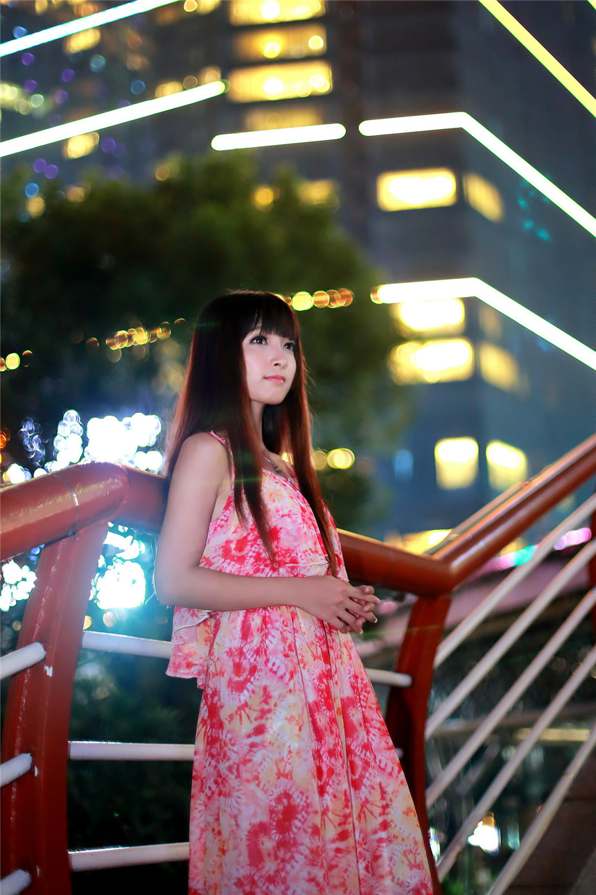 可爱美女迷人夜色短裙清纯写真(10)