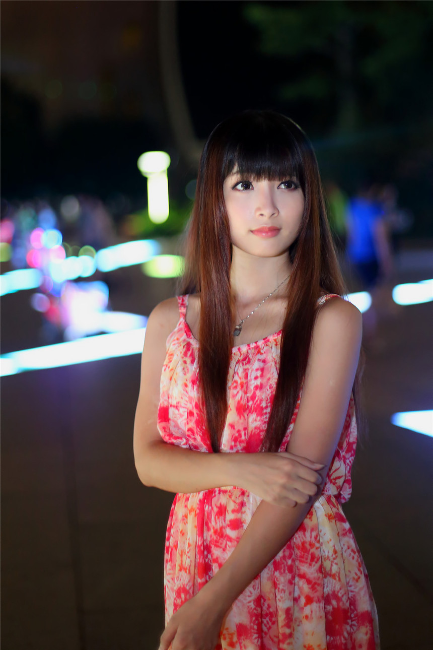 可爱美女迷人夜色短裙清纯写真(9)