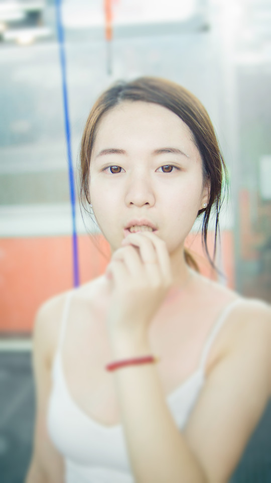 美乳MM性感低胸撩人写真(6)