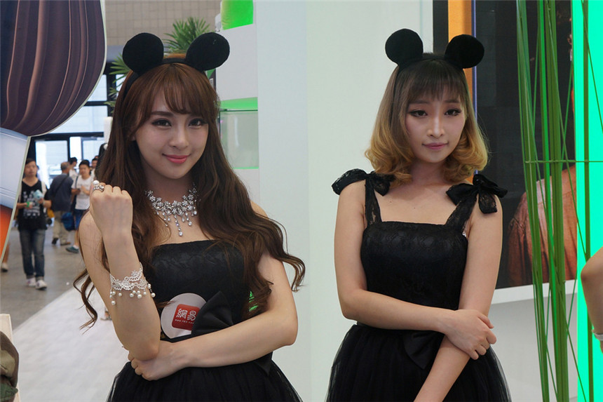 2014ChinaJoy白嫩少女酥胸迷人合集(36)