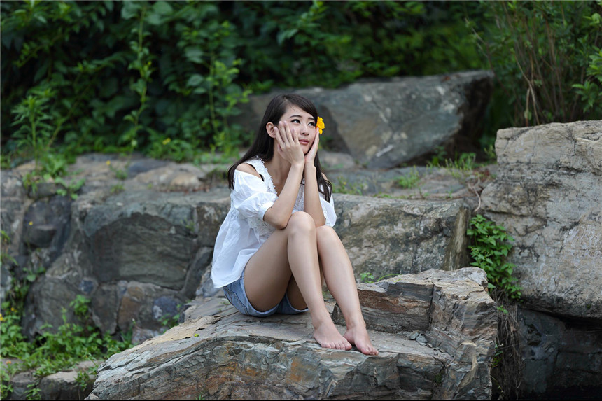 美女迷人酥胸清纯写真(6)