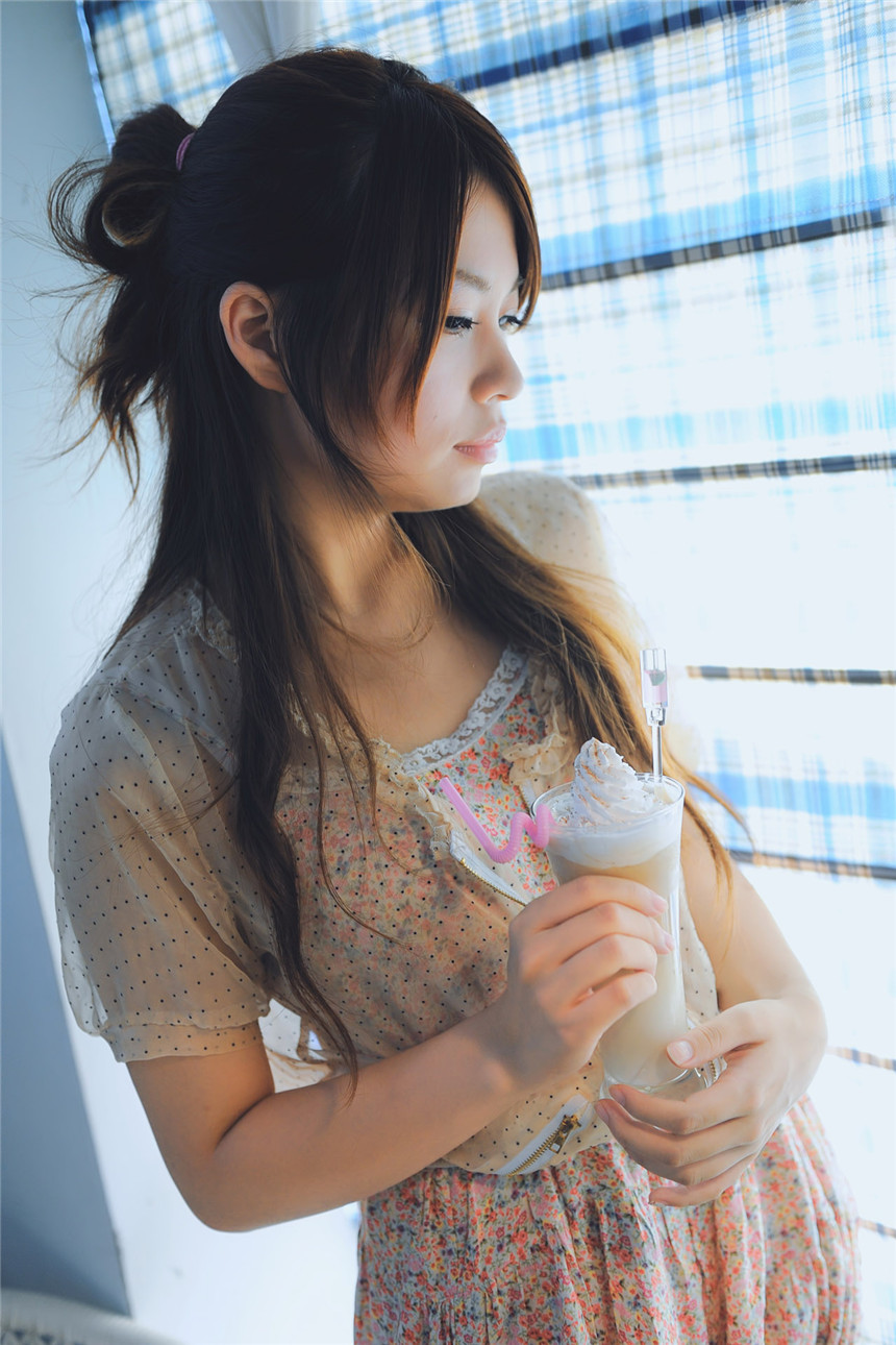 白嫩美女阳光清纯休闲时光(2)