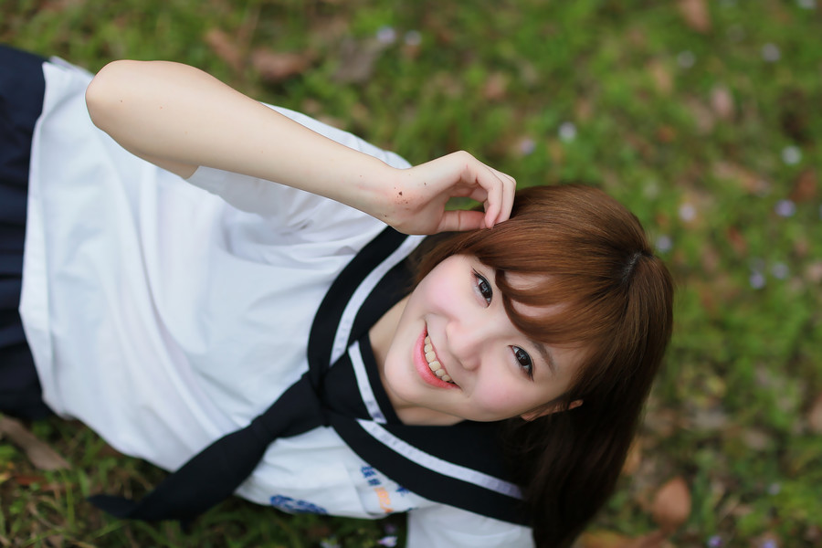 清纯美女萱萱户外可爱迷人写真(3)