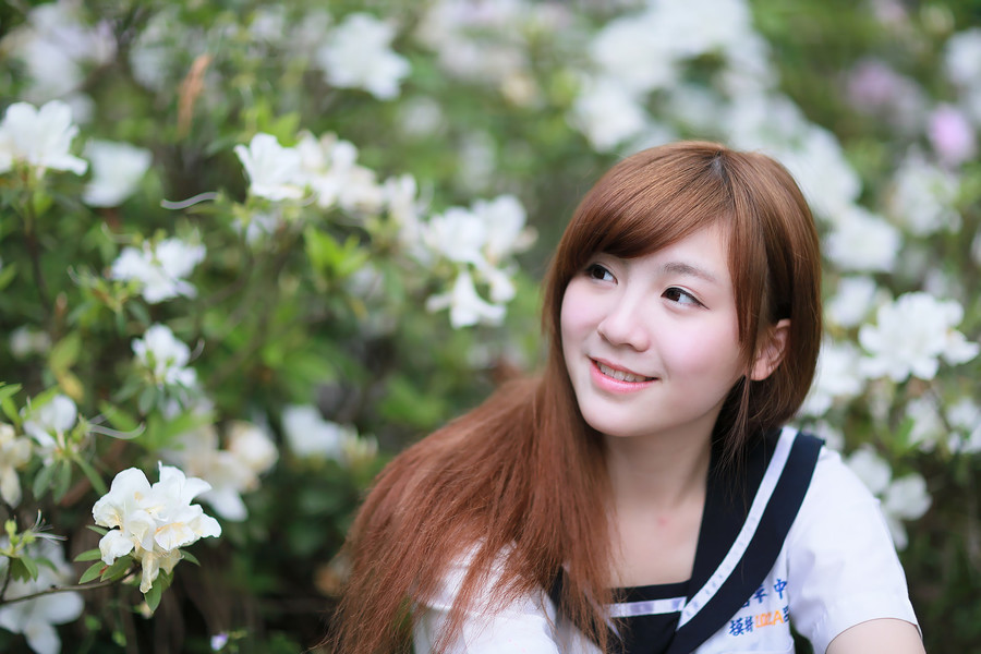清纯美女萱萱户外可爱迷人写真(4)