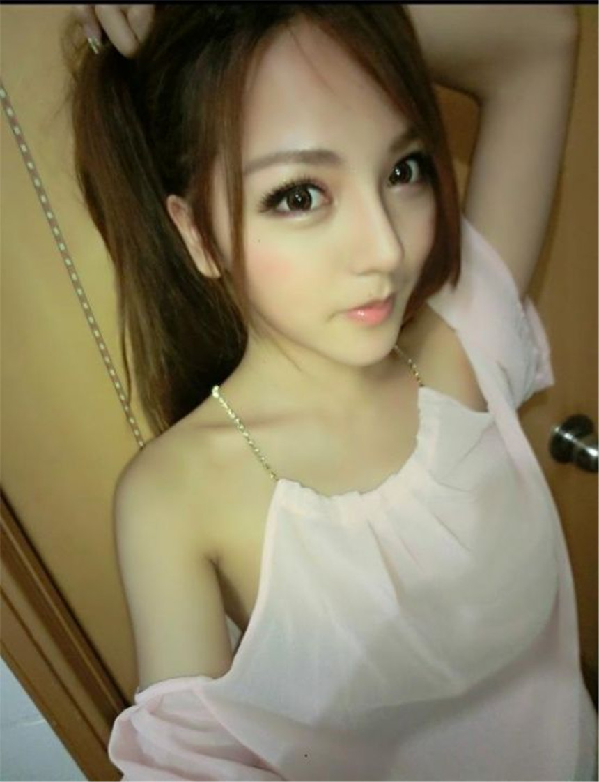 美女VIVI迷人可爱自拍照(17)