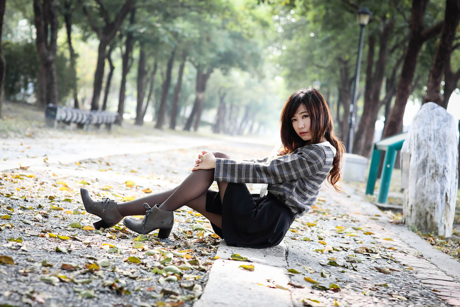 清纯丝袜美女王小丸街拍迷人写真(5)