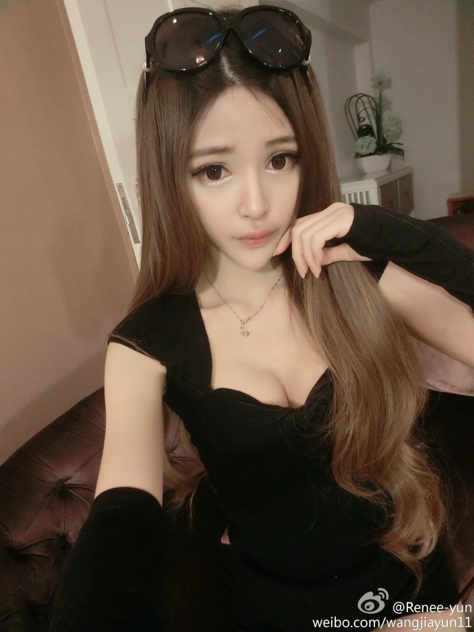 女神王嘉韵性感酥胸自拍诱惑(10)