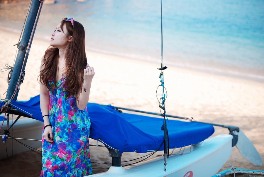气质美女外拍甜美迷人写真(16)
