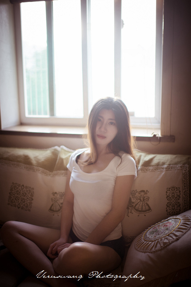 阳光妩媚迷人清纯美女