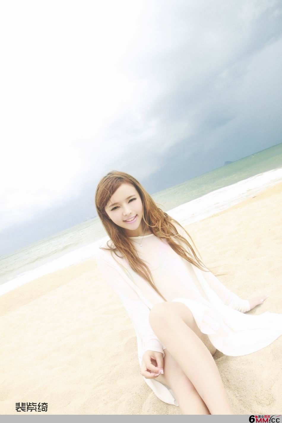 小滨崎步海边靓丽迷人写真(7)