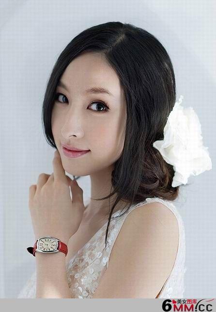 绝美白皙的平面模特写真