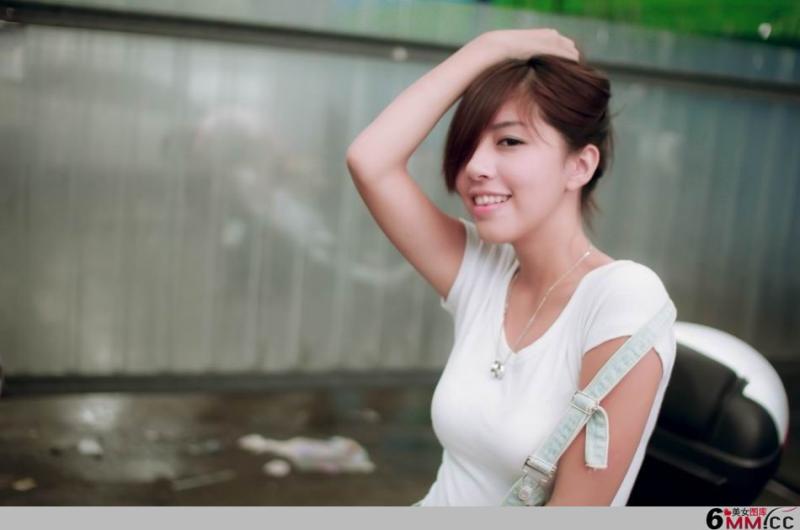 洗车美眉好活泼可爱(5)