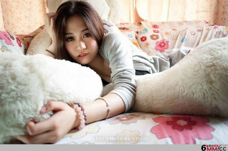 邻家甜美可爱女孩周末私房迷人写真(9)