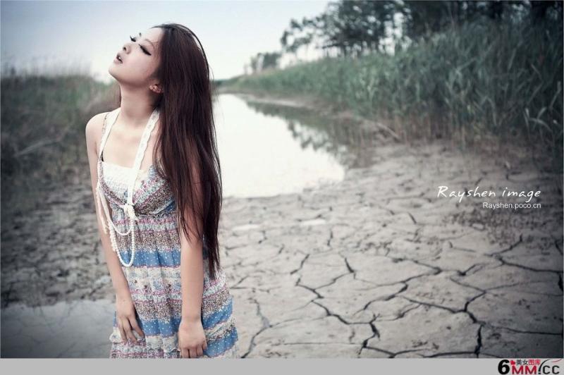 超强美少女模特户外唯美写真照(2)