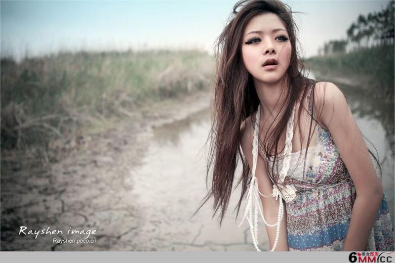 超强美少女模特户外唯美写真照(4)