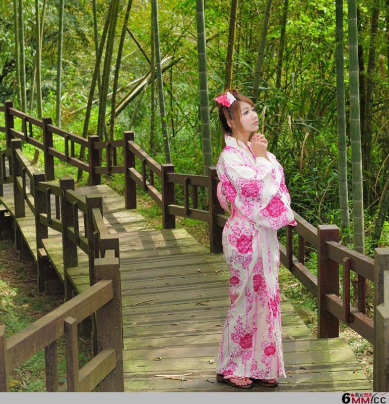 清新小妹妹制服短裙黑丝照(9)