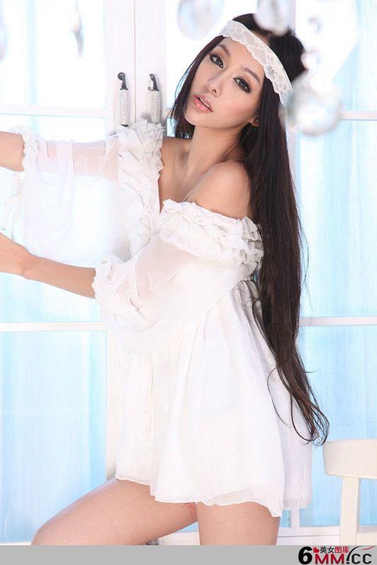 平面美女模特曾可可香肩滑落迷死人(4)