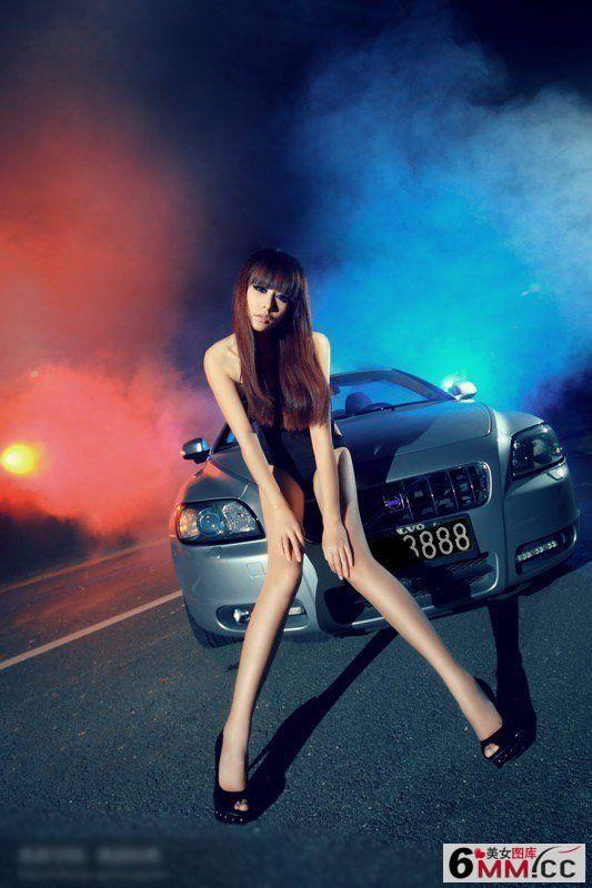 宇宙最性感美腿女警官