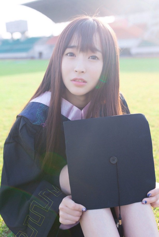 清纯学生妹Aimee毕业典礼唯美写真