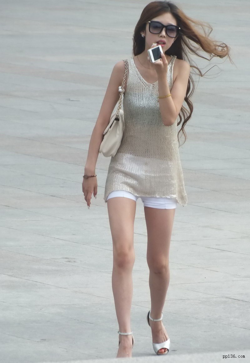 街头偶遇性感美腿邻家美眉(4)