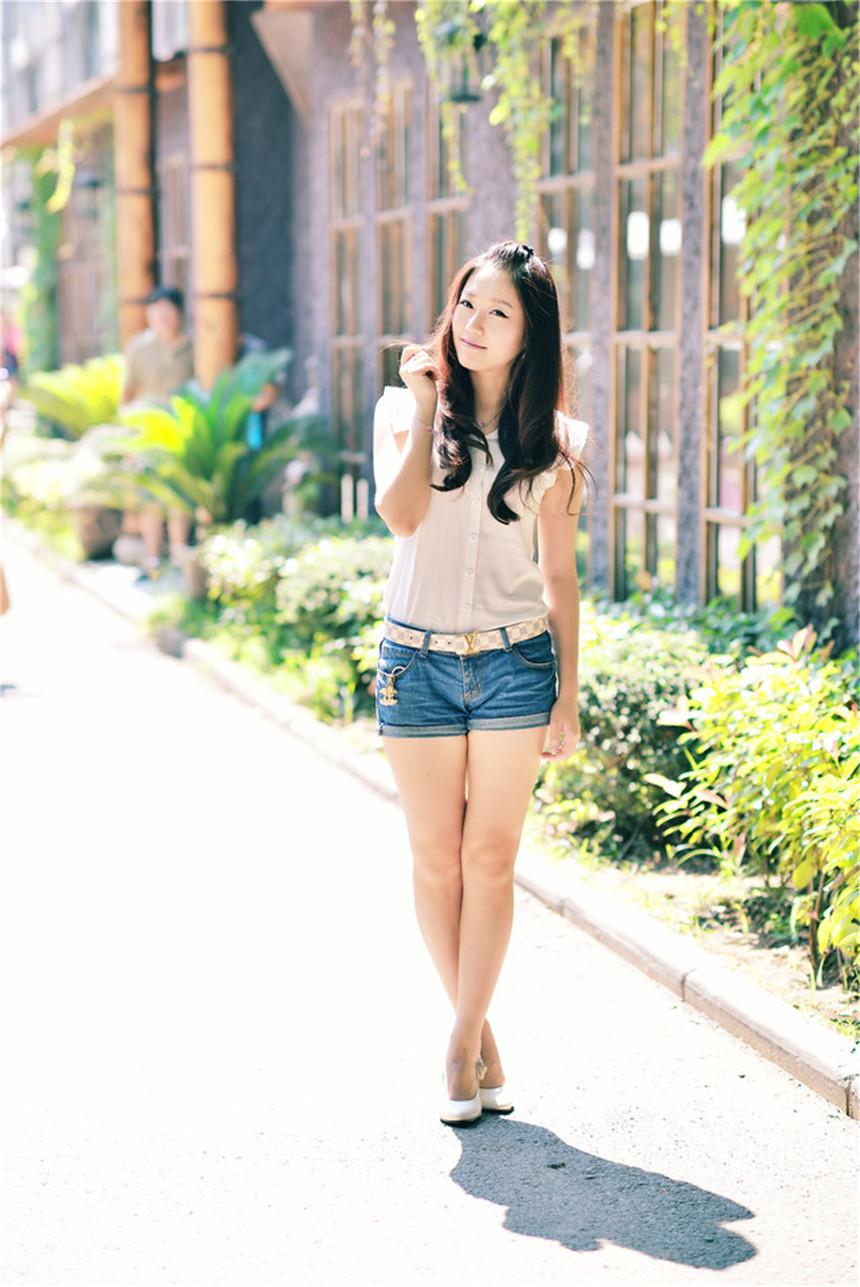 阳光美女甜美气质街拍写真(14)