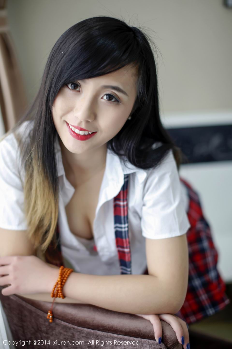 秀人美女模特谢忱倬豪放脱衣(2)