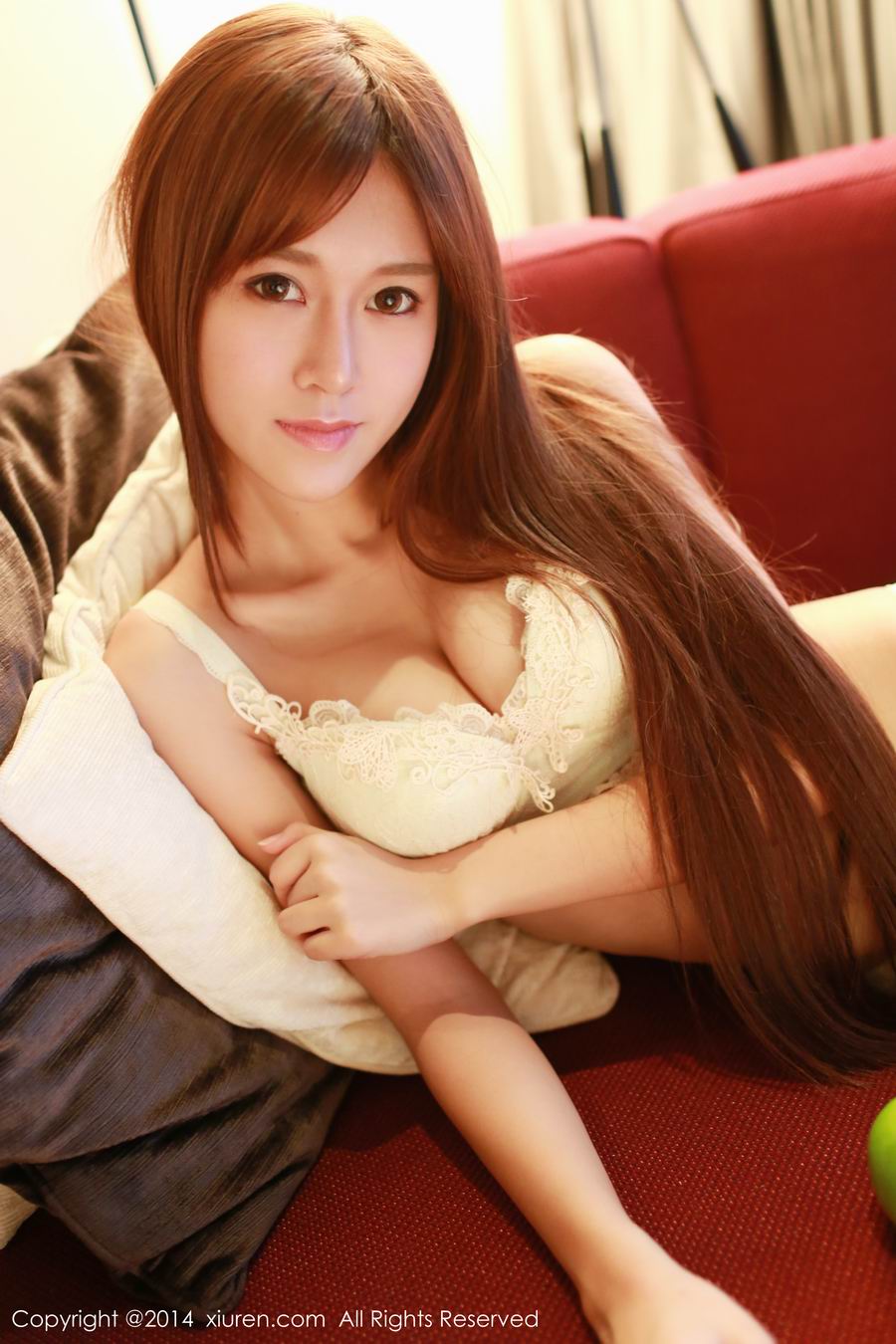 蕾丝巨乳90后嫩模嘉琳的美胸诱惑(9)
