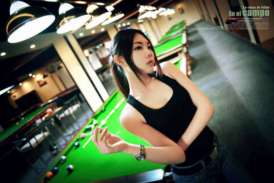 性感美女丰满美腿迷人写真(4)