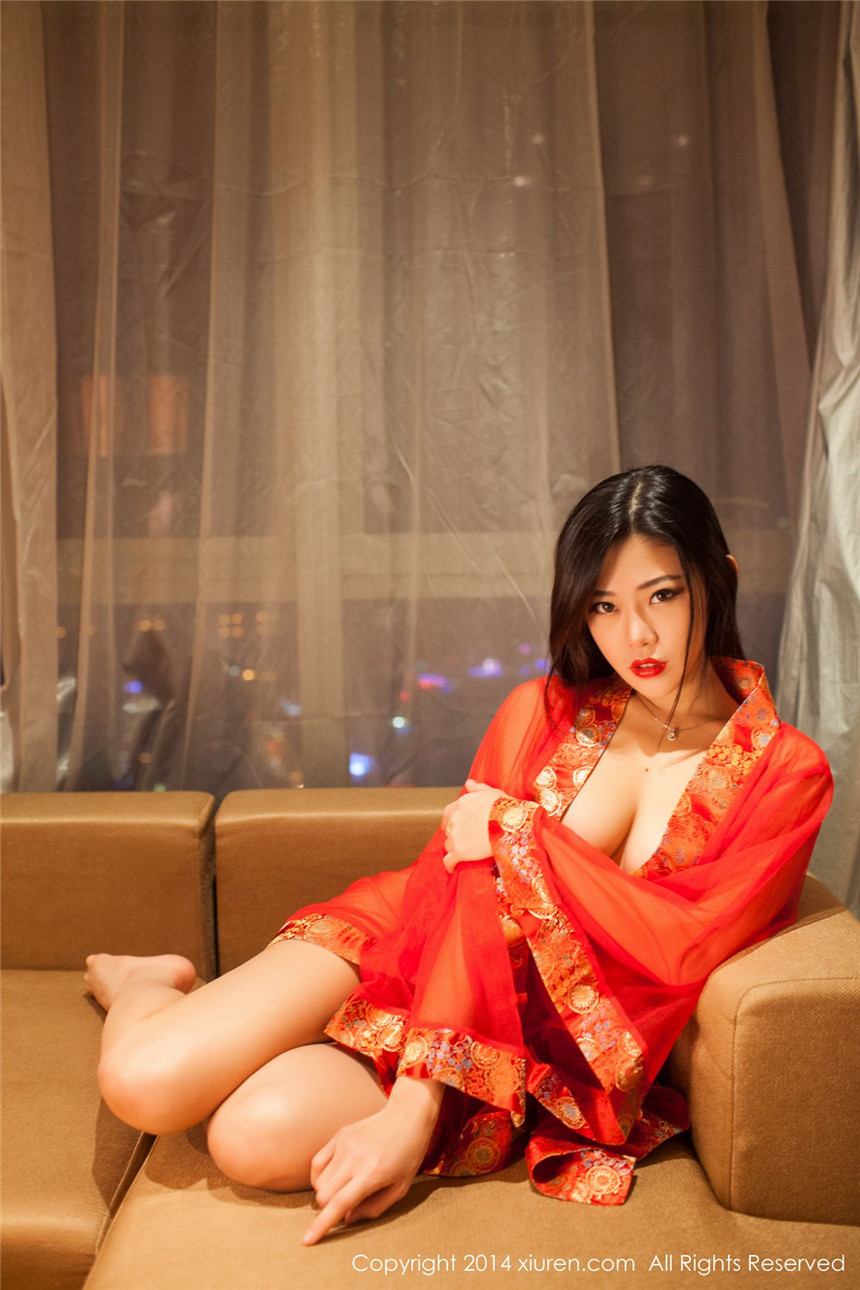 luvian本能全裸性感撩人私房照(13)