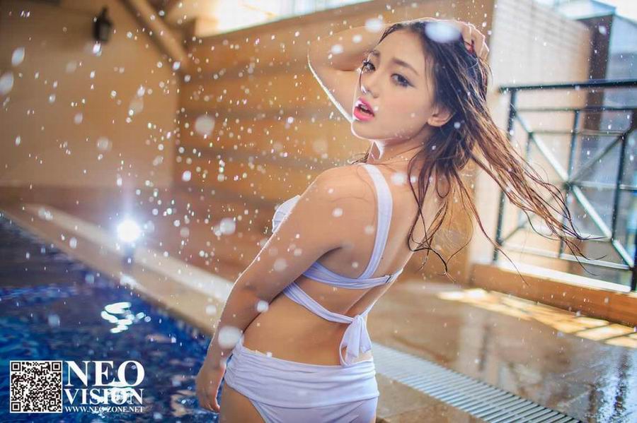 美女兜兜丰满性感妩媚诱惑(6)