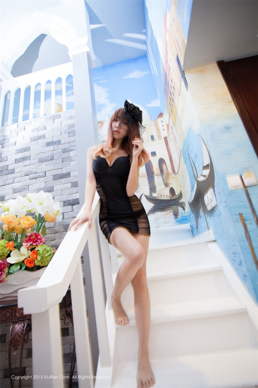 俏皮美女鹿小茜性感美乳诱惑私房(12)