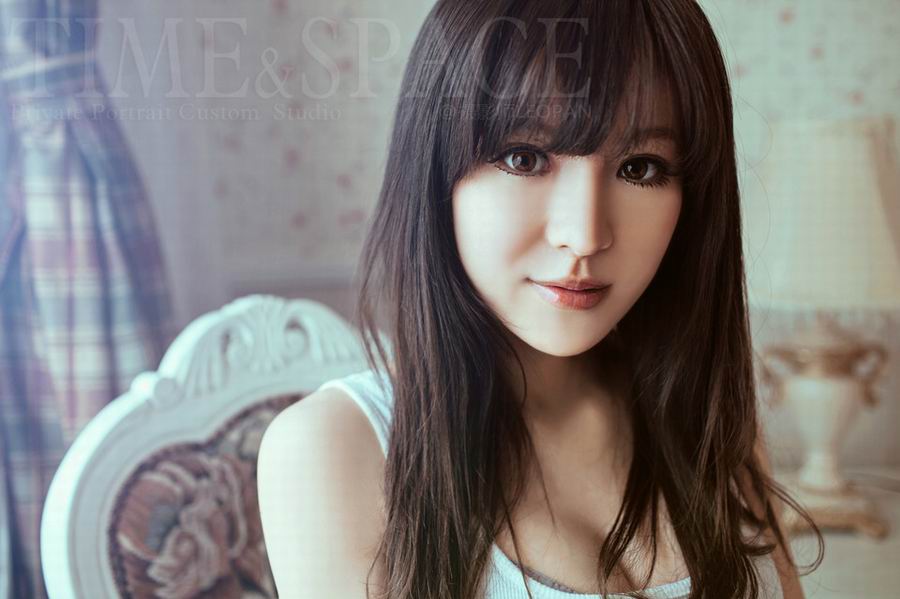 清纯美女贝贝低胸诱人私房照(5)