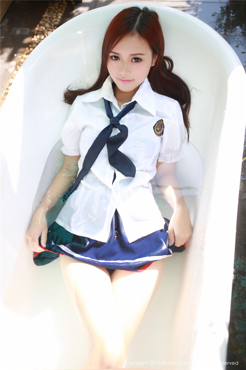 可爱美女清纯校服诱惑写真(21)